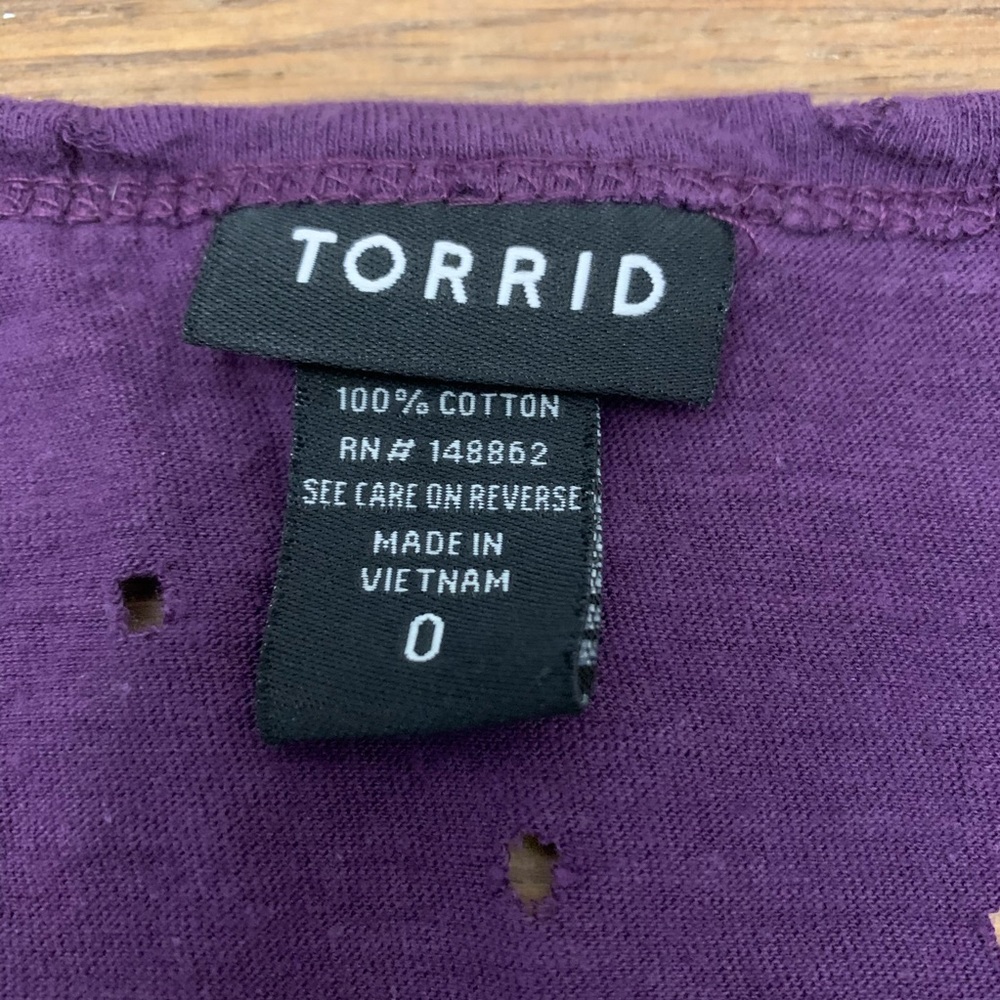 Torrid Lace Trim Purple T-Shirt 0 Large with Holes - Picture 2 of 4